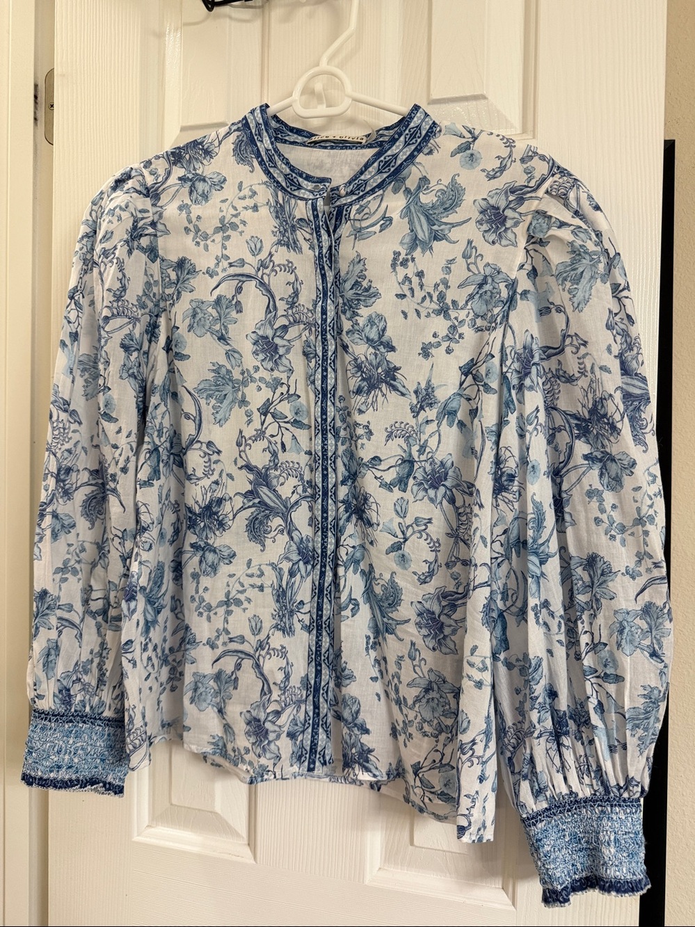 Alice + Olivia Blouse. Size Large 100% cotton